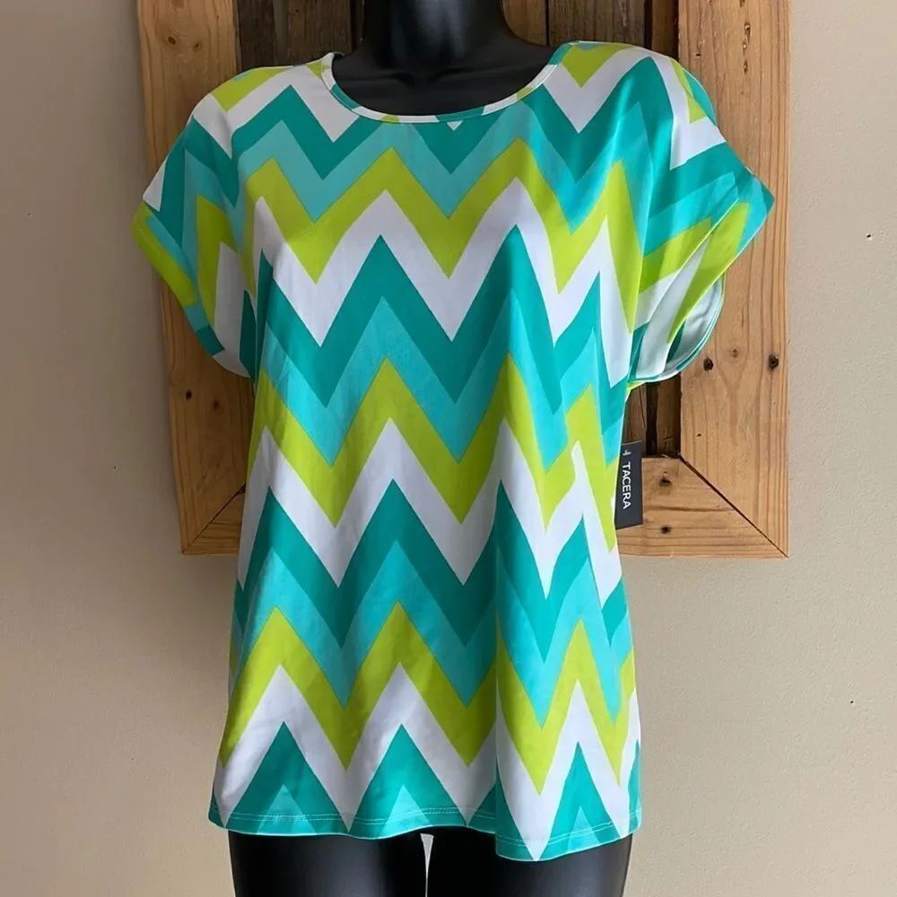 NWT Tacera Chevron Pattern Short Sleeve Blouse Teal White Lime Green Size Small